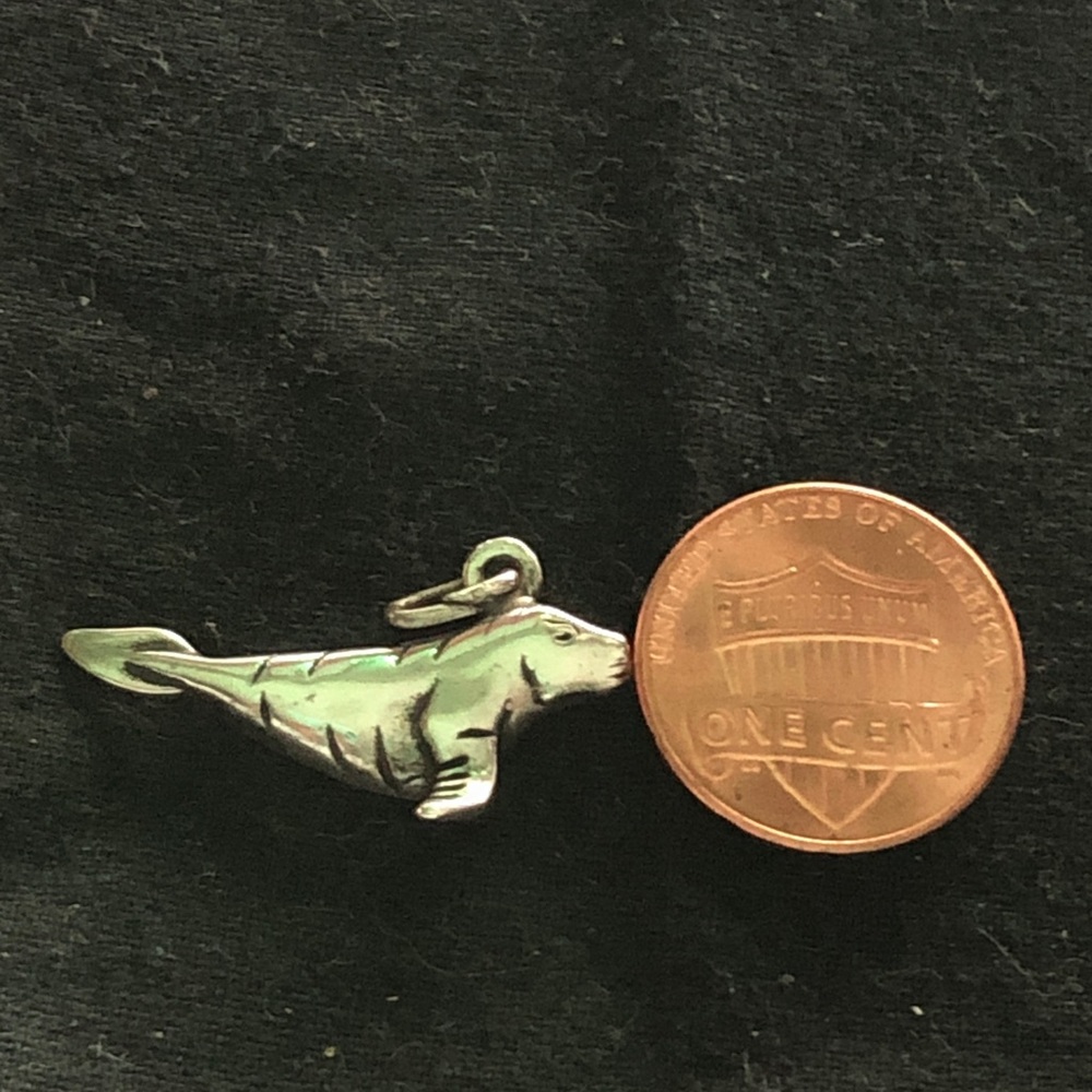 Vintage Unisex Manatee🦭Sterling Silver Charm /Pendant. - Picture 6 of 6